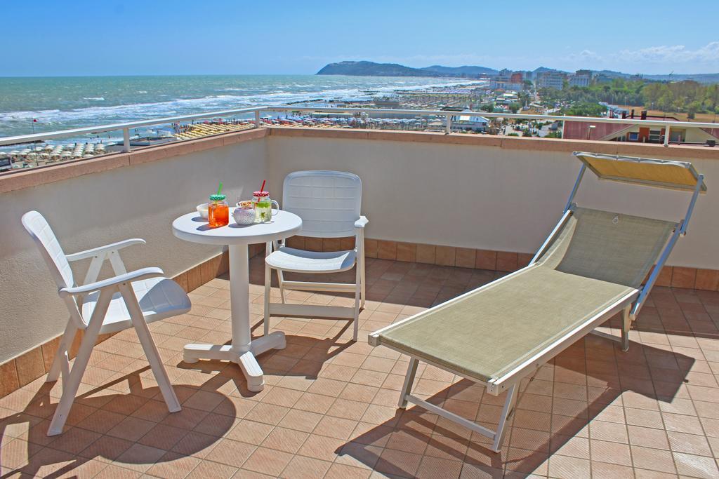 Hotel Touring 미사노아드리아티코 외부 사진